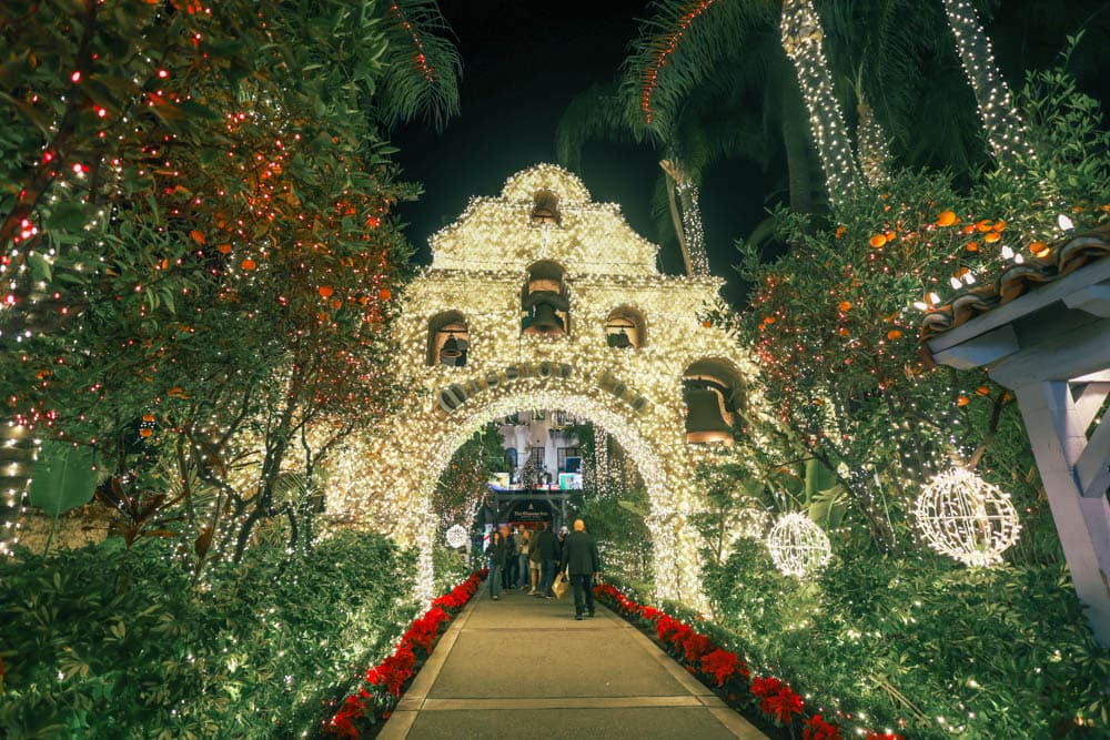 Municipalities & Public Spaces holiday lighting project completed by HLI